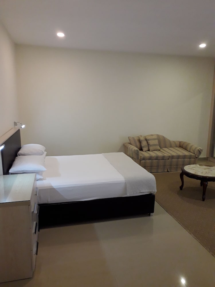 Economy Triple Room