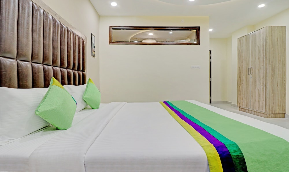 Economy Double Room, Non Smoking - Photo 6
