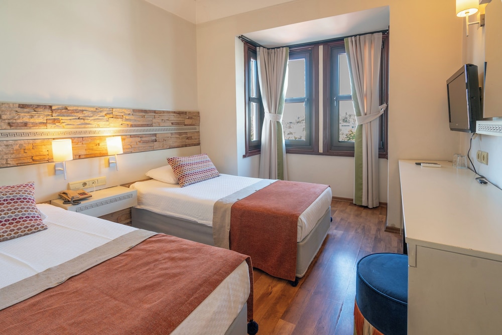Superior Double Twin Room - Photo 6