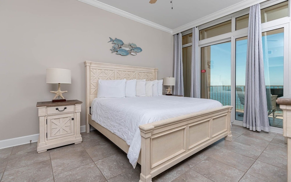 Condo, 3 Bedrooms