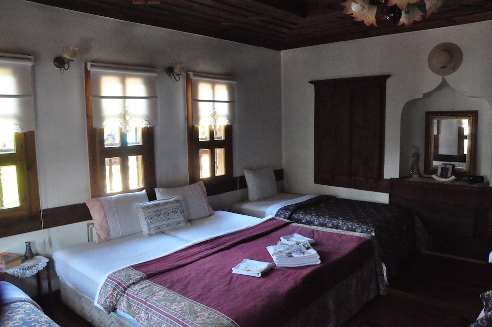 Family Room, 1 Bedroom, Balcony