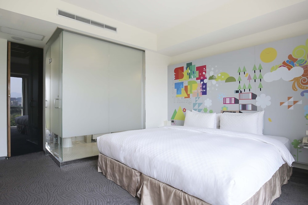 Elite Double Room, 1 King Bed, Park View