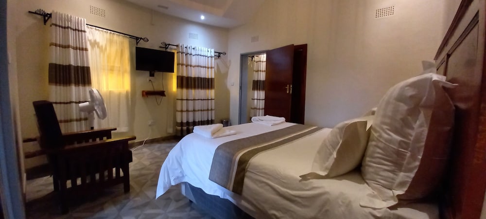 Basic Double or Twin Room photo 2