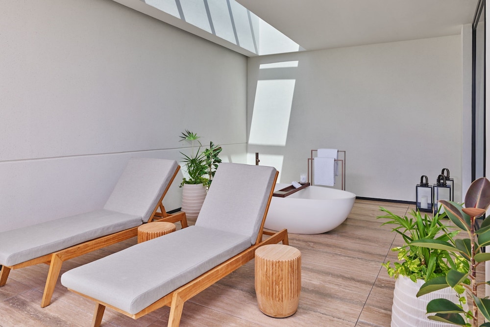 Suite, 1 King Bed, Ocean View (Bathtub) - Photo 3