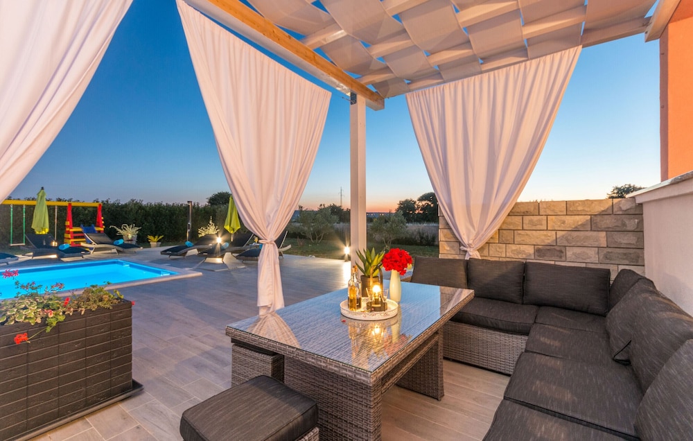 Villa, 3 Bedrooms, Private Pool, Pool View photo 3