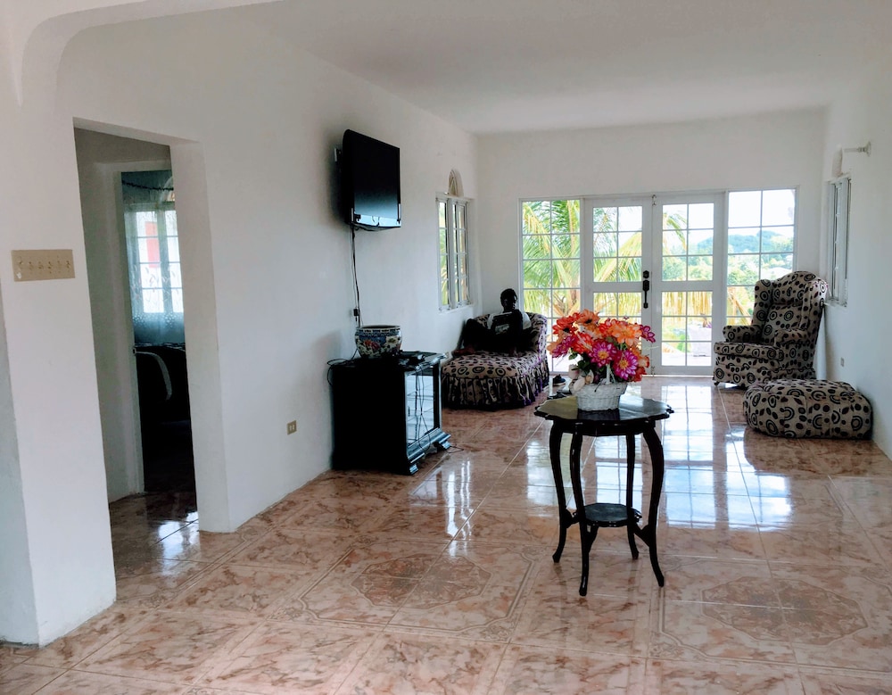 Family House, 3 Bedrooms, Non Smoking, Private Bathroom