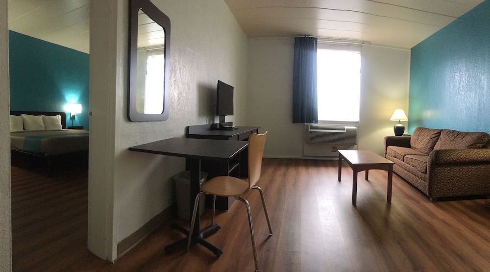 Deluxe Room, 1 King Bed, Non Smoking