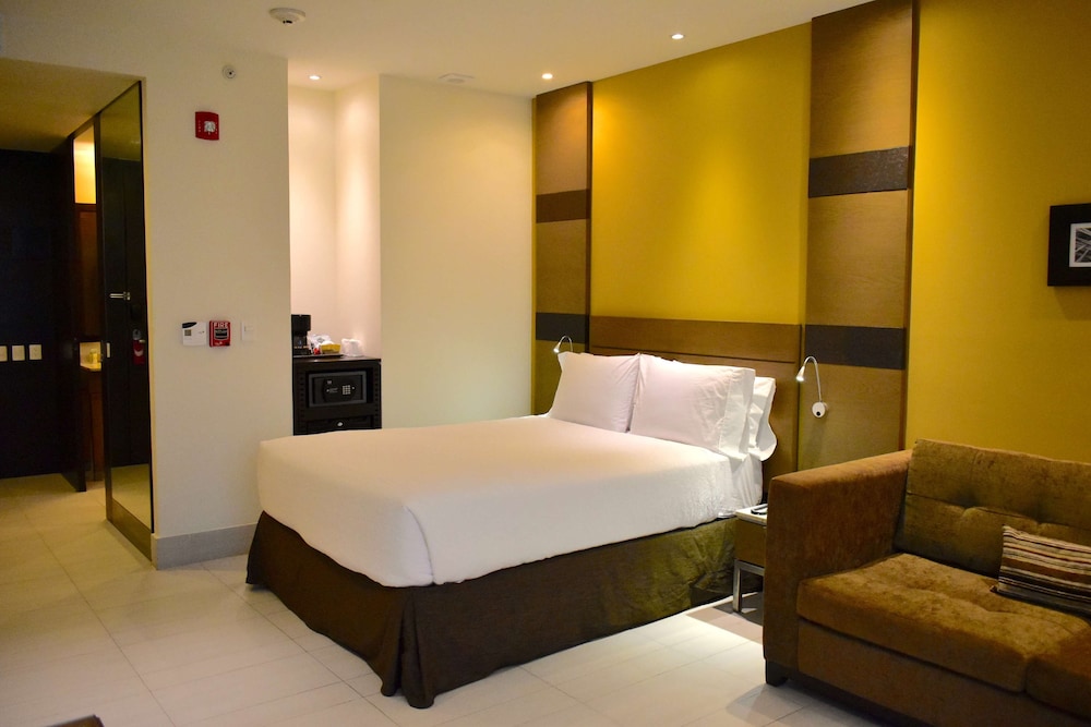 Queen bed - Photo 4