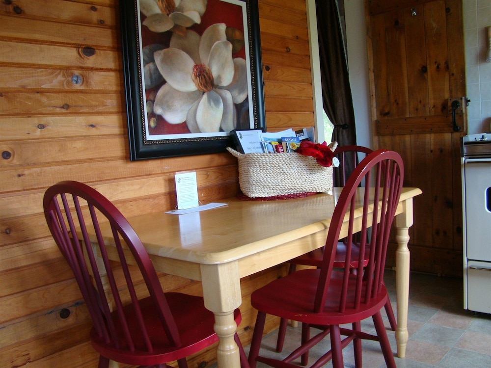 Family Cabin, Multiple Beds photo 3