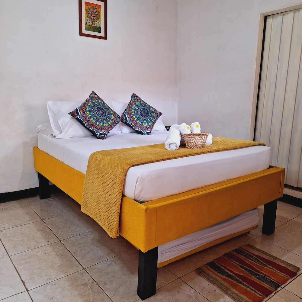 Family Triple Room, Multiple Beds, Ensuite, Courtyard View photo 3