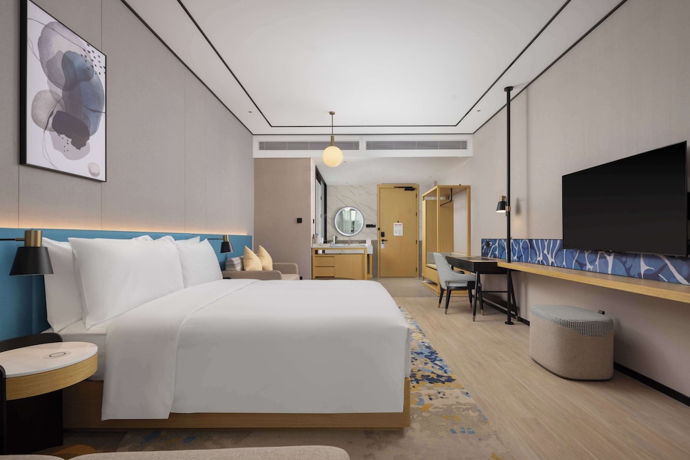 Room, 1 King Bed photo 1