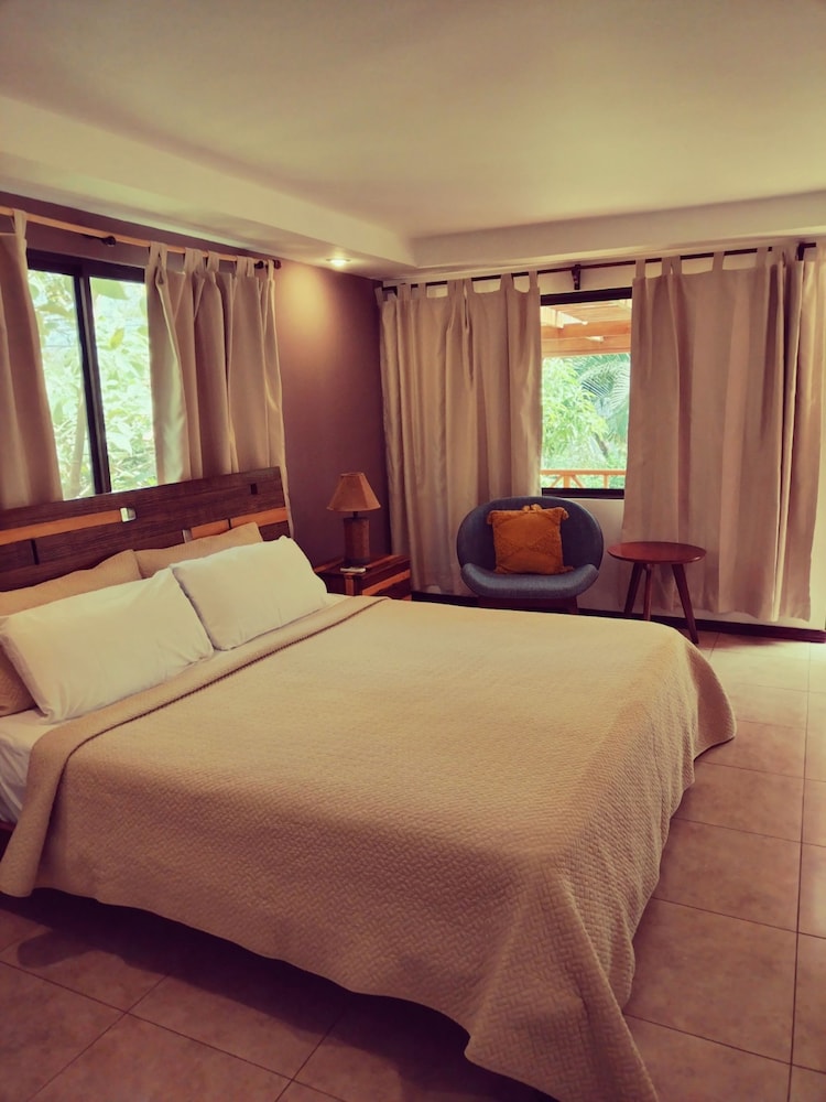 Deluxe Room 1 King Size Bed photo 2