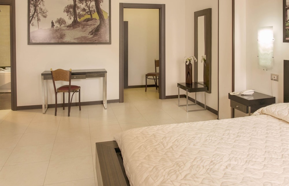 Double or Twin Room photo 3