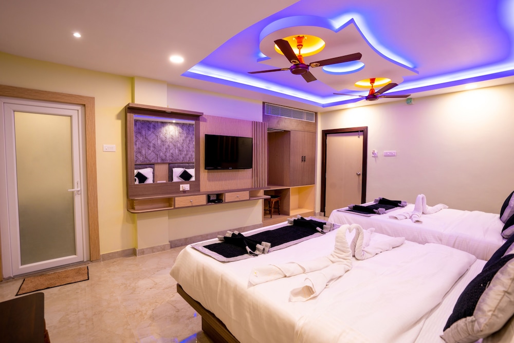 Family Room - Photo 1