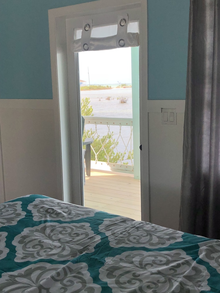 Suite, 1 King Bed with Sofa bed, Non Smoking, Sea View photo 3