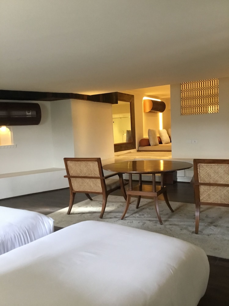 Royal Suite, 2 Twin Beds Royal Suite, 2 Twin Beds