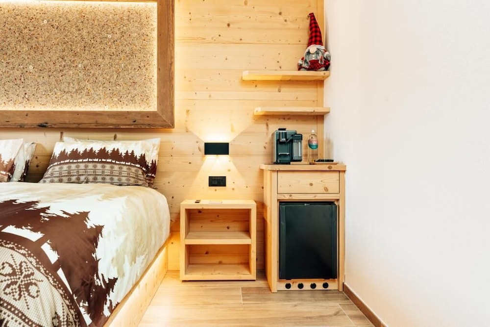 Deluxe Double or Twin Room, Balcony, Mountain View photo 3