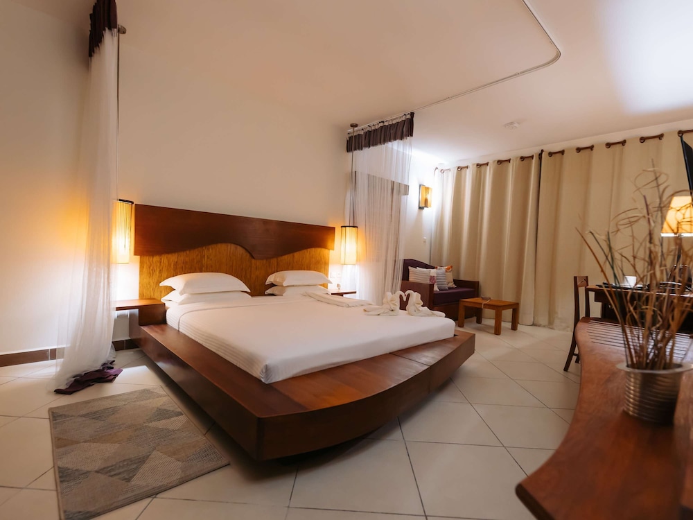 Superior Room, 1 King Bed, Balcony, Ocean View photo 1