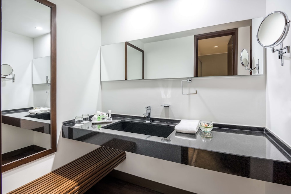 Premium Room (Extra Bed 3 Adults) - Photo 5