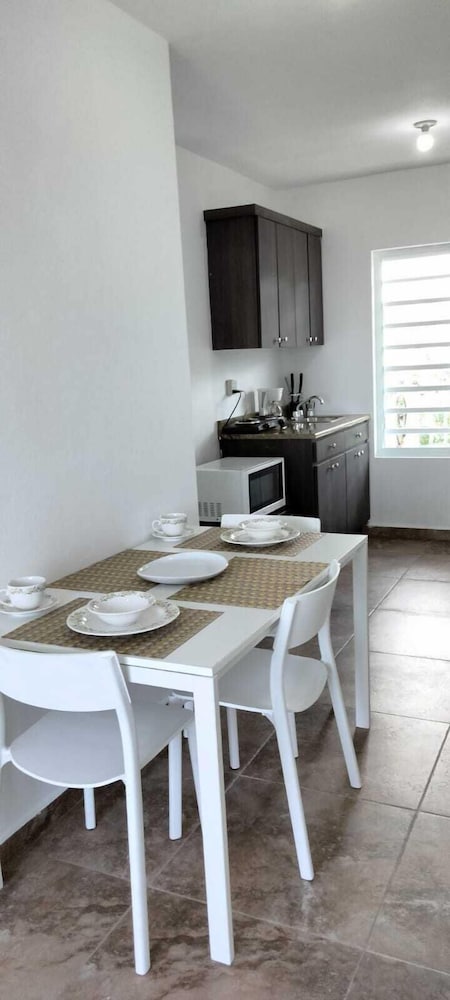 Basic Apartment photo 3