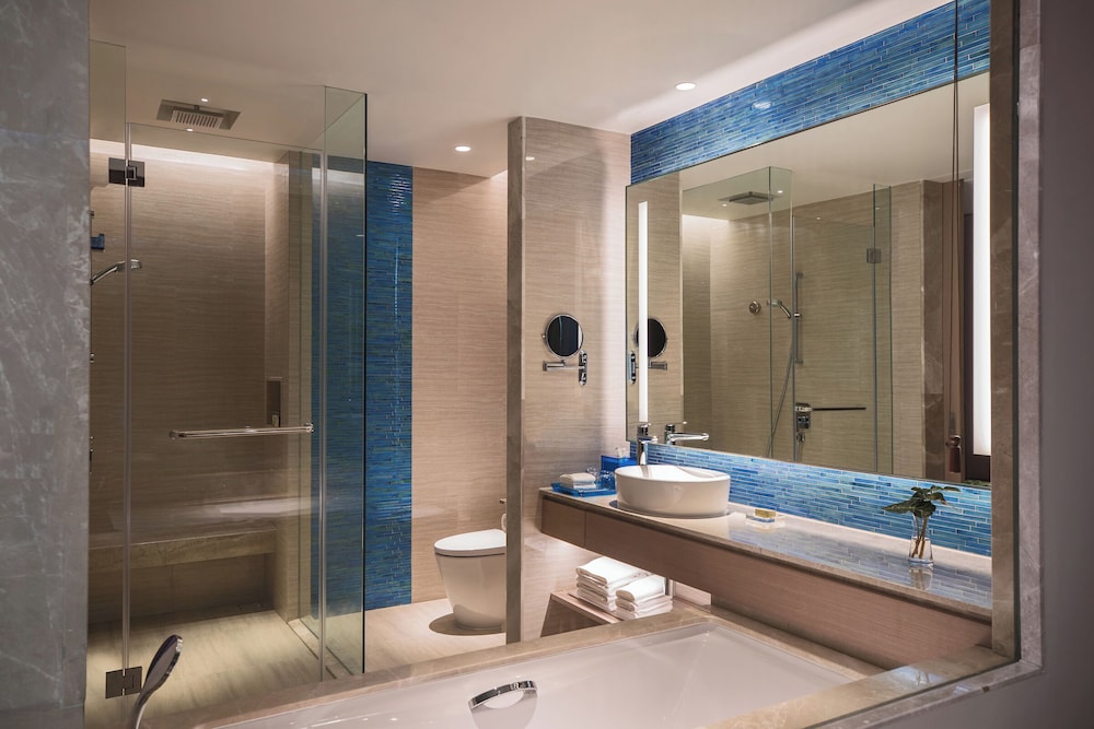 Room, 1 Queen Bed, Non Smoking, Jetted Tub (Jacuzzi) photo 2
