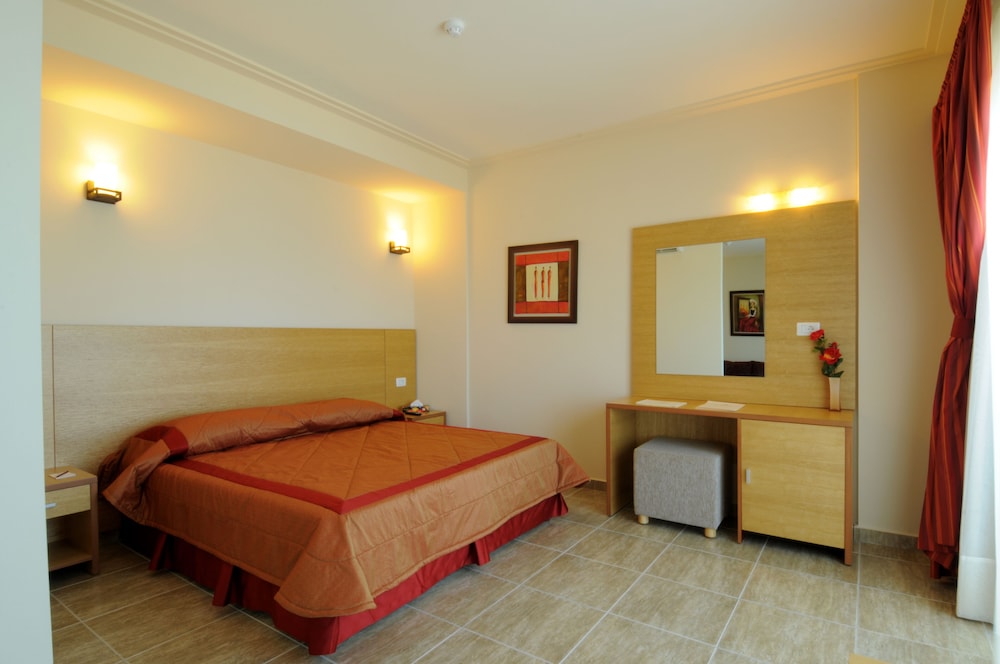 Panoramic Suite, 1 Bedroom, Balcony, Sea View photo 2