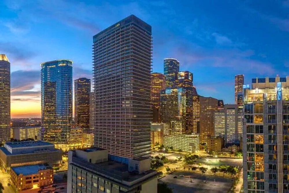 Downtown High Rise w Skyline Views Rooftop Pool, Billede 12