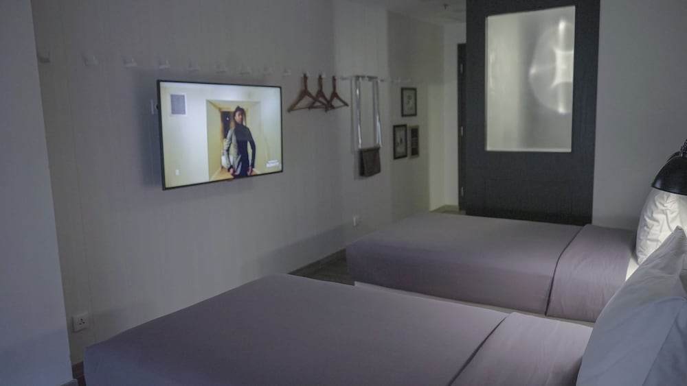 Suite, 2 Twin Beds photo 2