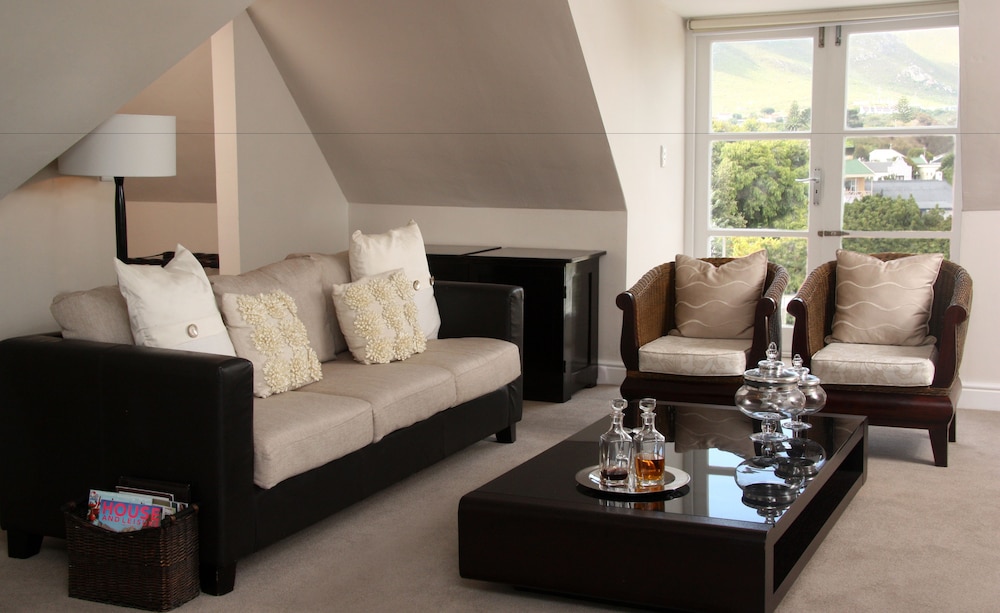 Honeymoon Suite photo 2