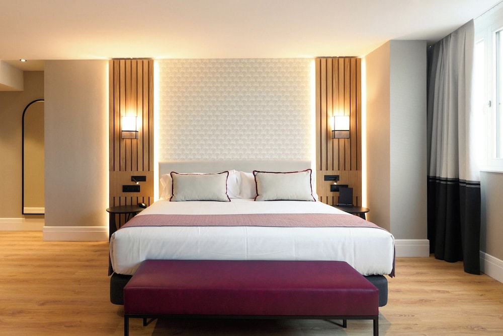 Deluxe Double Room Single Use