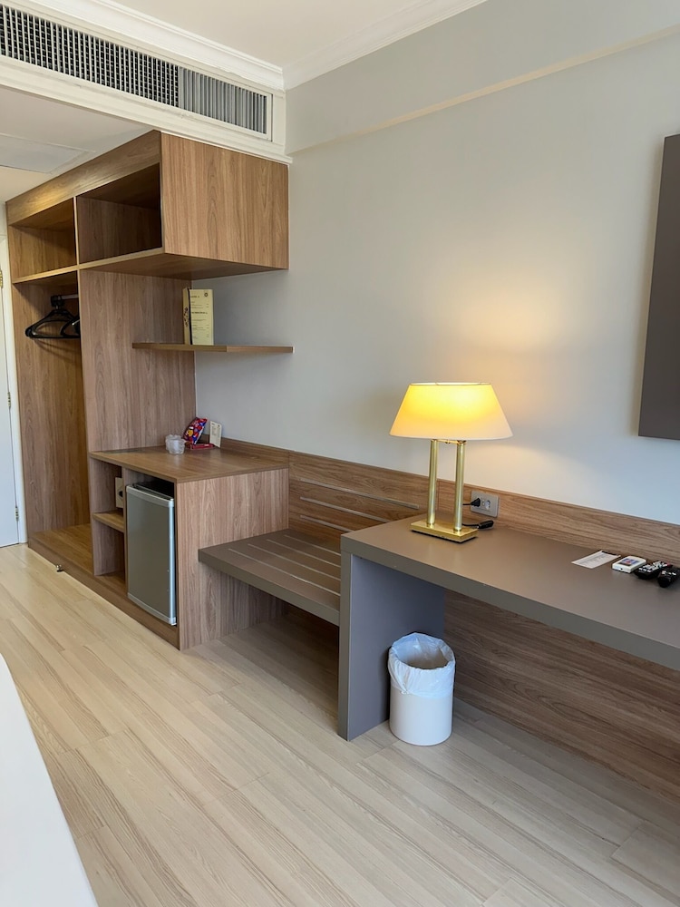 Business Room - Photo 1