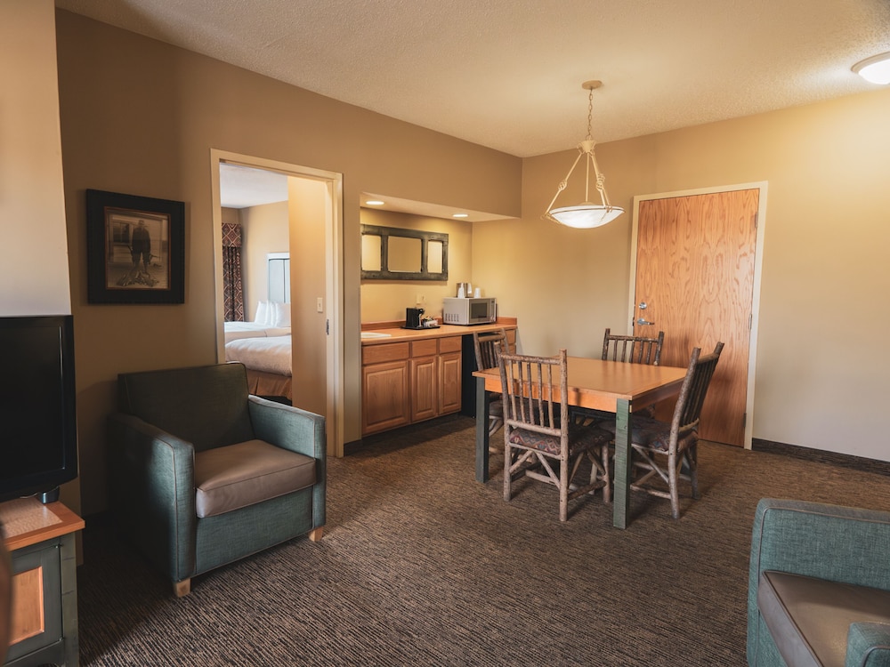 Double Queen Corner Suite photo 3
