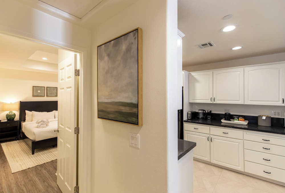 Deluxe Suite photo 3