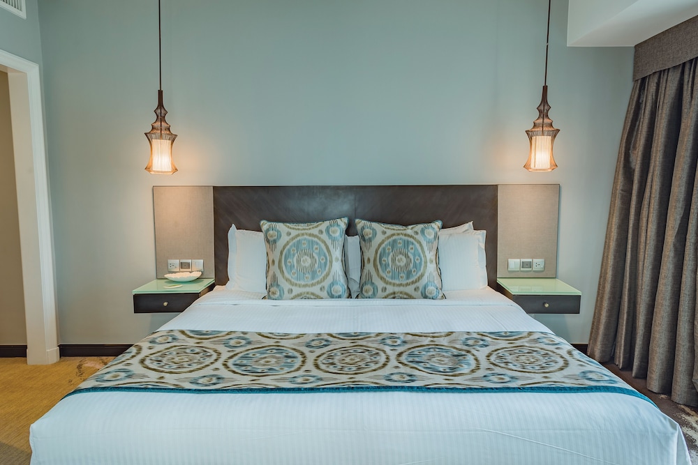 Executive Suite, 1 Bedroom - Photo 2