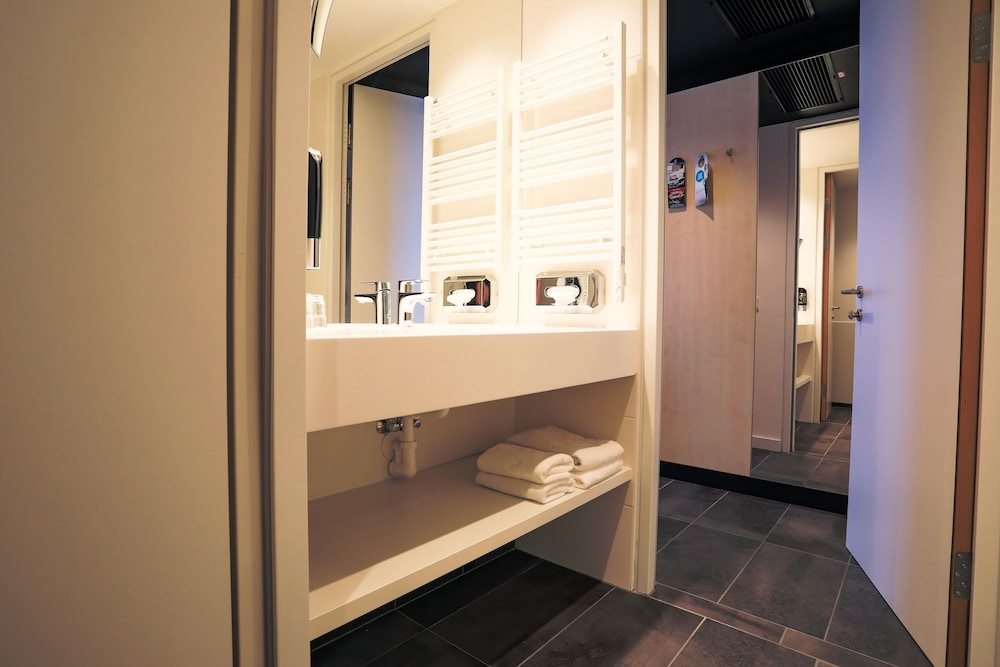 Economy Room, 2 Twin Beds, Non Smoking (Perun Style) photo 3