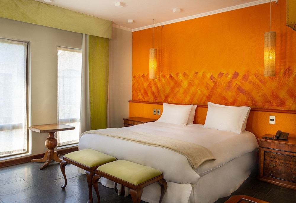 Suite, 1 King Bed - Photo 1