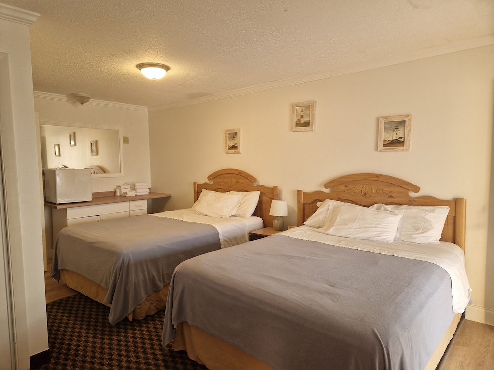 Standard Double Room, 2 Queen Beds