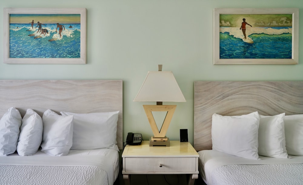 Gold Ocean View Room Queen Beds (Club Access) photo 2