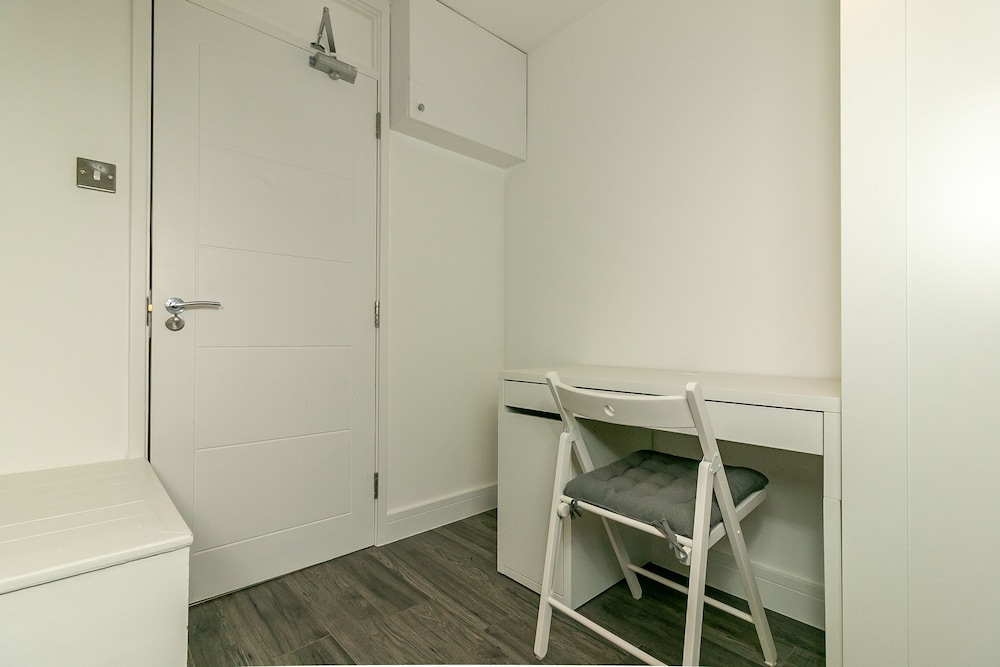 Premium Double Room, Shared Bathroom (Conifer Room ) photo 3
