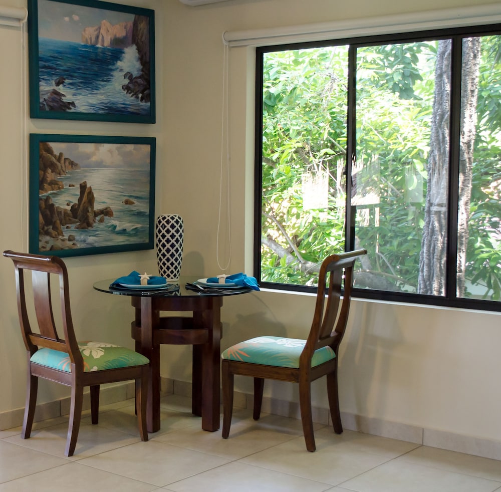 Luxury Double Room, 1 King Bed, Ocean View photo 3