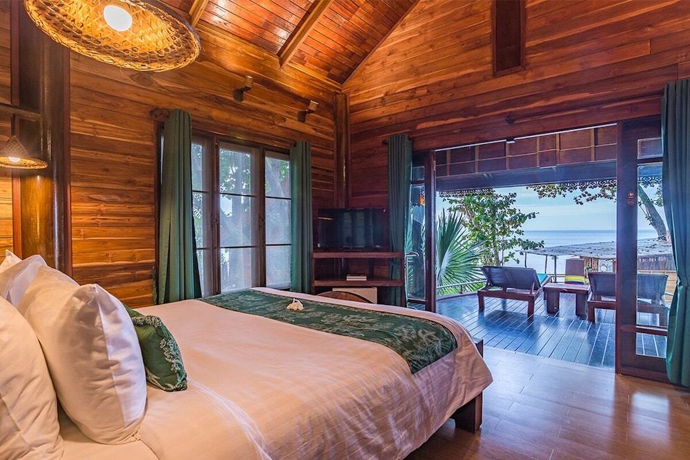 Seaview Boat House