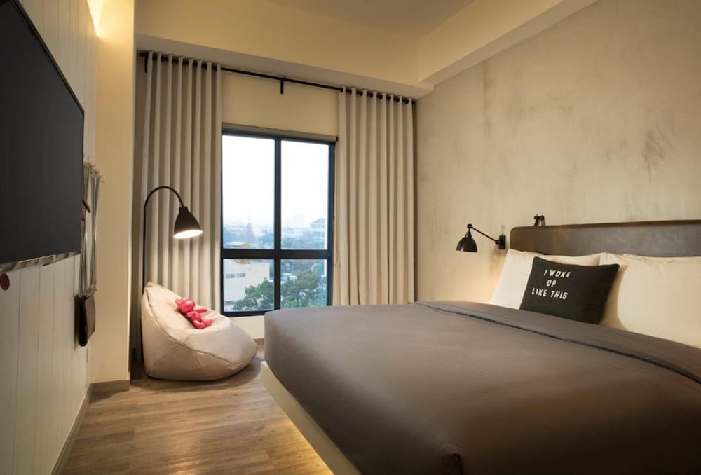 Room, 1 Queen Bed, City View photo 2