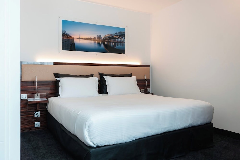 Privilege Suite - Photo 5