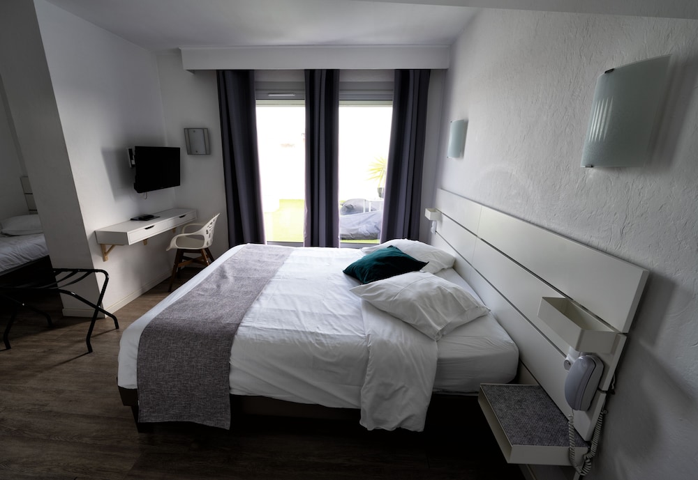 Family Room, Multiple Beds, Terrace