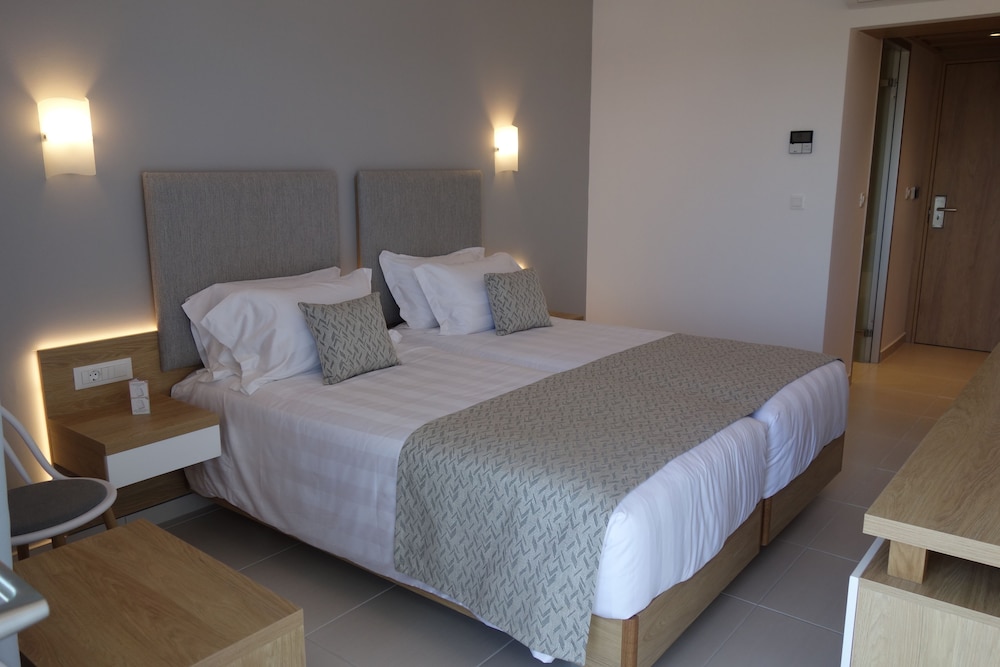 Double or Twin Room, 1 Bedroom - Photo 2