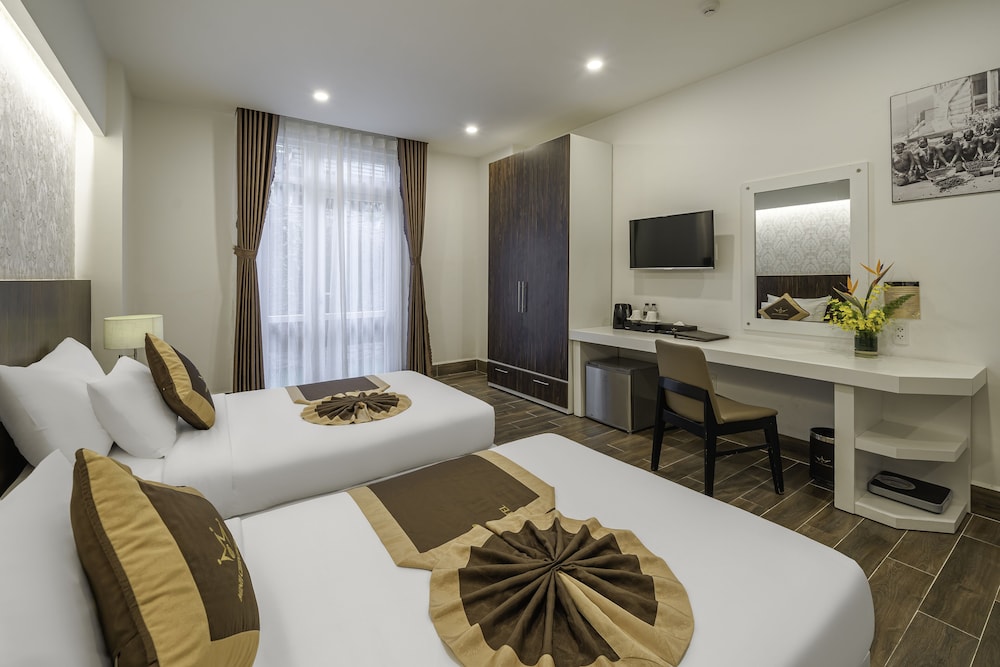 Premium Twin Room - Photo 3