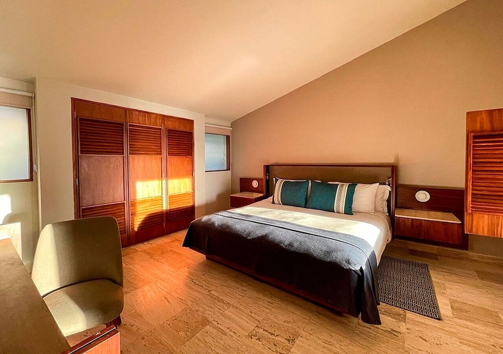 Grand Villa Master Suite Ocean Front