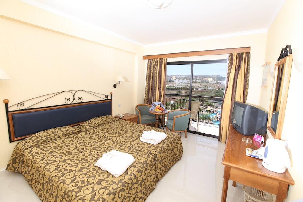 Standard Double Room, Balcony, Garden View