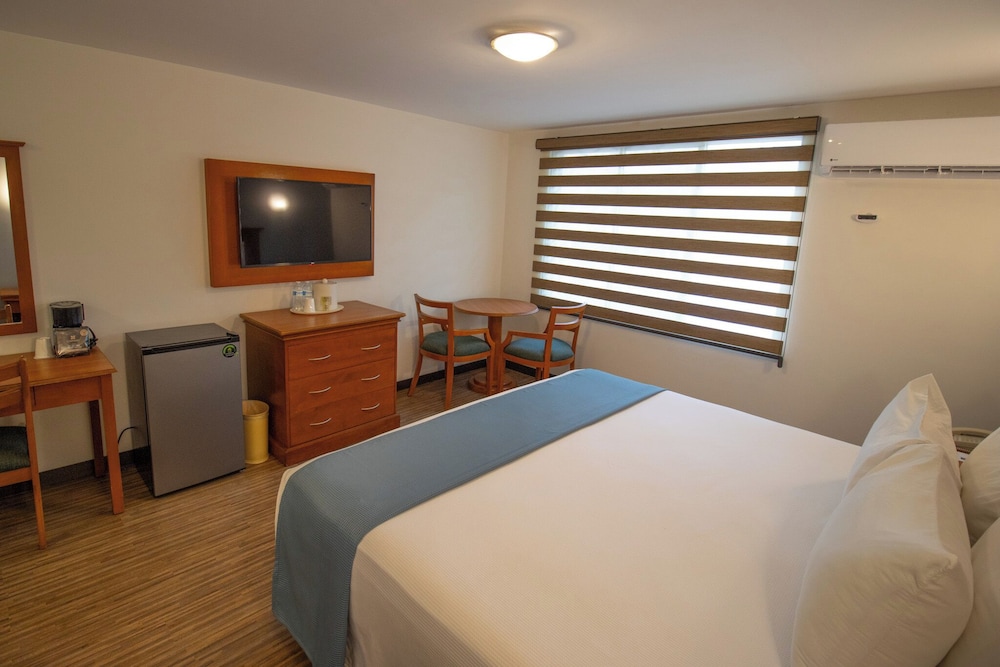 Standard Room, 1 Bedroom - Photo 3