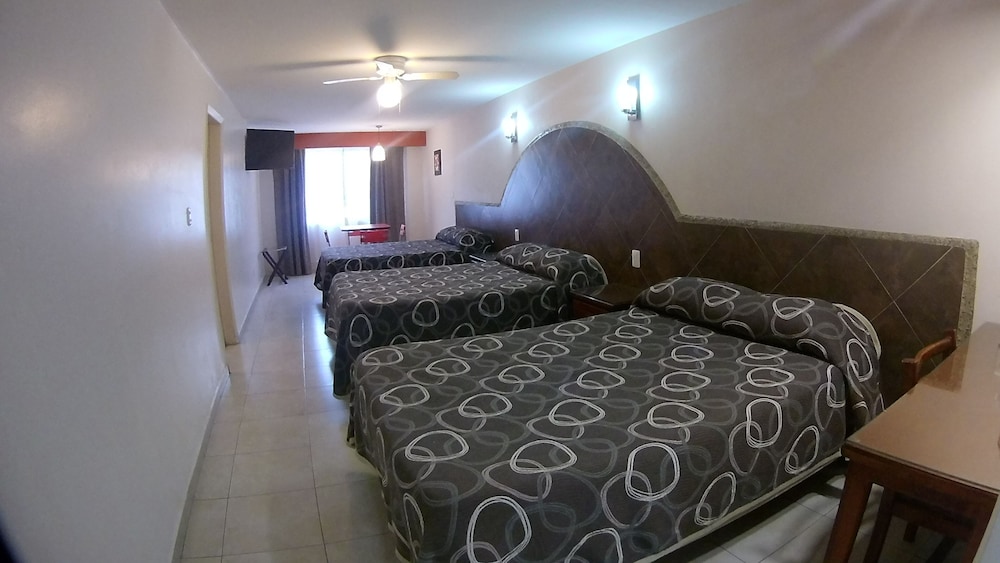 Standard Triple Room photo 2